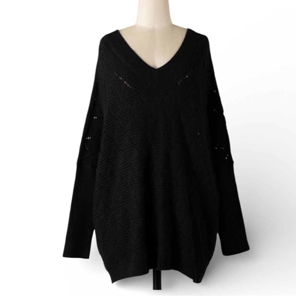 Miracle Black V- Neck Long Sleeve Shell Pattern Knit Sweater